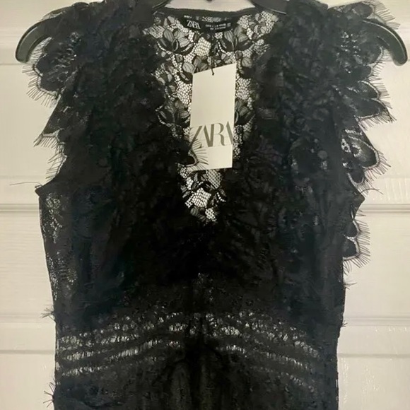🤩ZARA SEXY LONG LACE DRESS BLACK - Size XS
Vestido Sexy de Encaje Negro - Picture 4 of 5